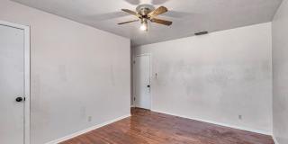 1311 E 52nd St Gallery 10