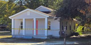 Freshly Updated 3-Bedroom Home with Large Yard & Screened-In Porch! Gallery 1