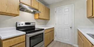 Spacious 2nd Floor Condo in Lithonia, Georgia -- Vouchers Accepted Gallery 1