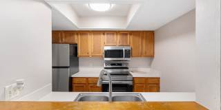 Spacious 3/3 townhome-style condo in Rockwood Villas with washer/dryer Gallery 11