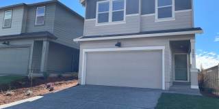 GORGEOUS 4 BED/2.5 BATH! HIGH END FINISHES ! SPACIOUS ROOMS ! FENCED BACK YARD ! Gallery 1