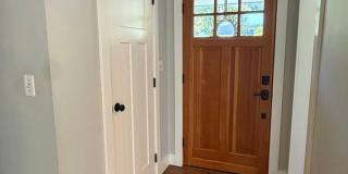 Spacious 4-Bedroom Home Plus Large Bonus Space – West Slope Vista Hills Gallery 15