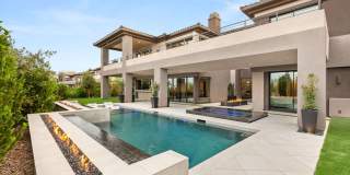 LUXURY 5 BEDROOM HOME IN THE BLUFFS LUXURY 5 BEDROOM HOME IN THE BLUFFS Gallery 1