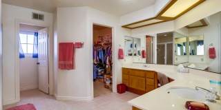 Spacious 4 Bedroom Shadowridge Home Available May 1st Gallery 22