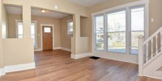 Newly Remodeled 3BR/1.5BA Townhome - Bates Hendricks Gallery 15