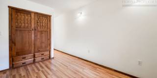 UNFURNISHED Inviting Studio Apartment in the Heart of Downtown Gallery 37