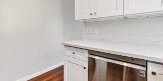 Gorgeous 2 bed/2 baths, located in the highly desired community of Woodbridge. Gallery 12