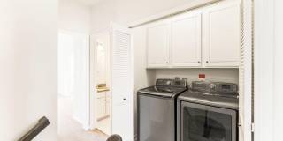41715 MCMONAGLE Square Gallery 41