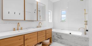 375 Plymouth Rd Gallery 16