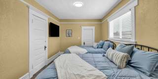 FULLY FURNISHED & BEAUTIFULLY REMODELED CLASSIC HOME NEAR UNR WITH UNBEATABLE I-80 ACCESS Gallery 47