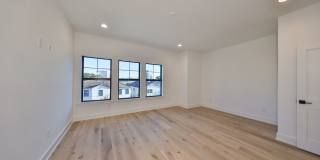 Gorgeous 4/3.5 Custom 3 Story Townhome Gallery 11