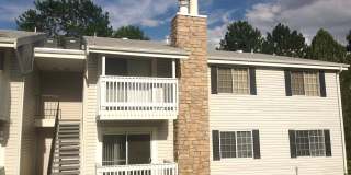 Updated 2 Bed/2 Bath Aurora Condo – Fireplace, Washer/Dryer, Community Perks! Gallery 1