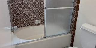 Beautifully Renovated 2 + 2.5 Santa Monica Condo townhouse Gallery 12