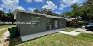 4910 SW 28th Ter Gallery 1