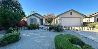 Stunning 3 Bed/2 Bath NW Bakersfield Home w/ Pool, Paid Solar, RBP & Security Deposit Alternative Option Gallery 1