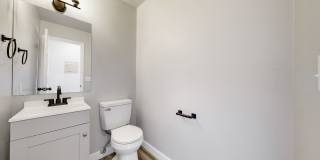 Updated 2 Bed Townhouse w/ Utilities Included! Gallery 11