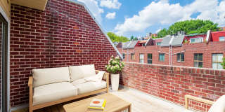 Beautiful Three Bedroom in Washington Square West Gallery 4