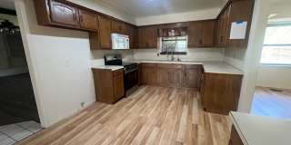 Union Schools-Peters Elementary, 4 bedroom, 2 bath, 2 car garage. Gallery 12