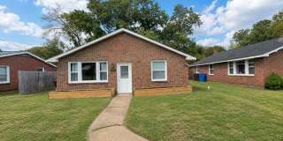 Well-Maintained 3-Bedroom Home with Fenced Backyard & Assigned Parking in Central Chesapeake Well-Maintained 3-Bedroom Home with Fenced Backyard & Assigned Parking in Central Chesapeake Gallery 1