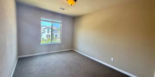 Charming 4 Bedroom Home in Springlake Gallery 26