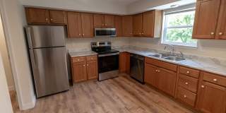 Charming and Spacious South Side 3-Bedroom Duplex Gallery 25