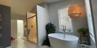 4 bed/3bath-University Elementary School/IU Health/IU Golf Course Gallery 26
