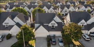 Renovated 2bed x 2.5bath Townhouse with Private Patio & 2-Car Garage Gallery 3