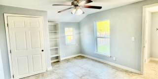 New Rental! Updated 2-bedroom located in a Southside Neighborhood! Gallery 12