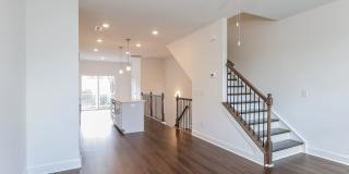 Beautiful 3BR 3.5BA Townhome w/ Full Appliance Kitchen - Garage Parking in West End Gallery 4