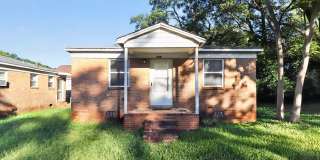 Cozy Two Bedroom Home! Gallery 1