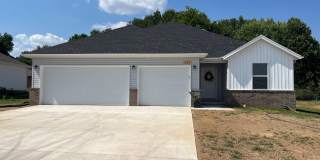 Beautiful 3 Bedroom Home in Republic, MO Gallery 1