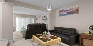 Beautiful 3 bedroom townhome Gallery 16