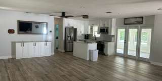 Beautiful 2/2 with dock and boat access Gallery 9