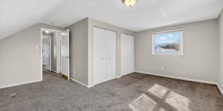 $1450 4 Bedrooms Gallery 18