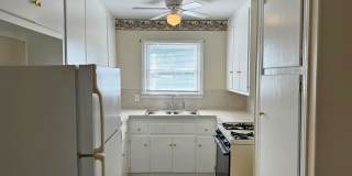 Conveniently located 2 Bed 1 Bath in Faith Village! Gallery 7