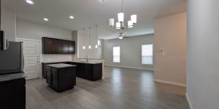 3/2/2 Duplex near Hwy 46 /Fridge Included / No Carpet / Fenced Backyard / CISD *2 weeks free rent* Gallery 16