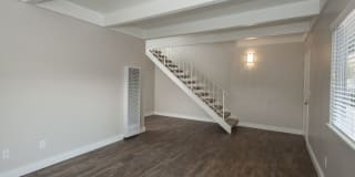 Monterey Townhouse Gallery 13