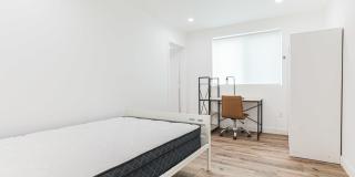 1545 W 36th Place - Co-Living Gallery 7