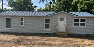 601 Moores Drive Gallery 1