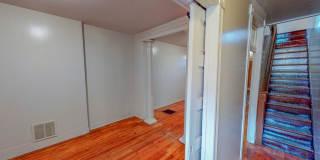 Wonderful Row Home on a Quiet Street Gallery 3