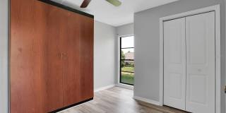 15217 W POND WOODS Drive Gallery 32