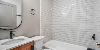 Modern 2BR 2BA Apartment in Columbia Heights Gallery 14