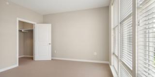 One Bedroom Luxury Apartment (Elevator Building) Gallery 1