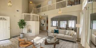 Gorgeous Home W/ Dishwasher, W/D, & Two Car Garage!! Gallery 1