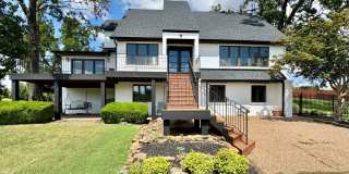 Executive NWA home with POOL and SHOP Executive NWA home with POOL and SHOP Gallery 3