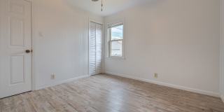 10933 S Avenue H Gallery 11