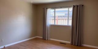 Centrally Located 3 Bedroom Duplex in Windsor with a Single Car Garage! Gallery 12