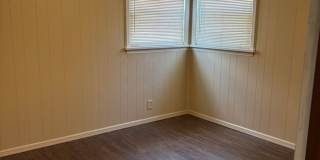 Bungalow Near MSU Gallery 10