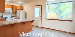 2 Bedroom 2.5 bath BIG Townhouse with garage - minutes from JBLM East Gate Gallery 5
