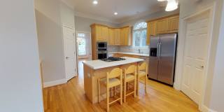 Stunning Brick Home in Cotswold in Quiet cul-de-sac Gallery 9